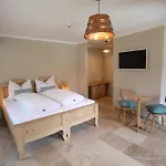 Gutshaus 1250 - Mit Innenhof Am Bach Ξενοδοχείο *