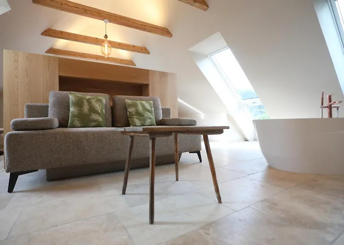 Mala Taverna 호텔 *